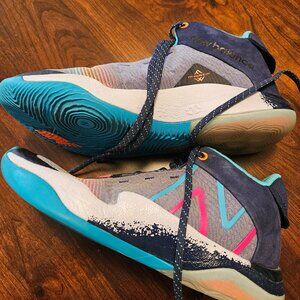 Womens New Balance Basketball shoes - sz 9.5